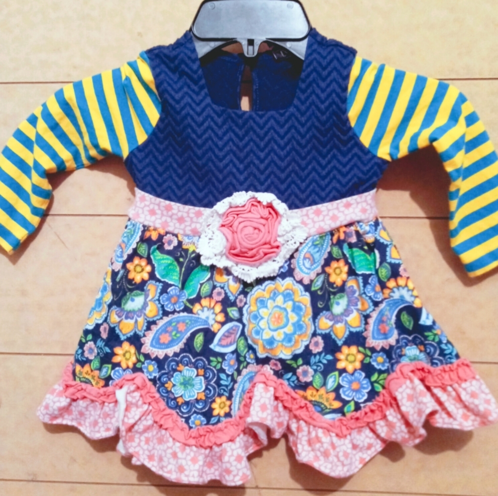 Counting Daisies boutique type top
